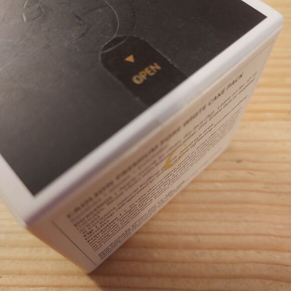 Caolion white cake pack cleansing hydrating tightening mask Korean skin Care - Picture 2 of 4